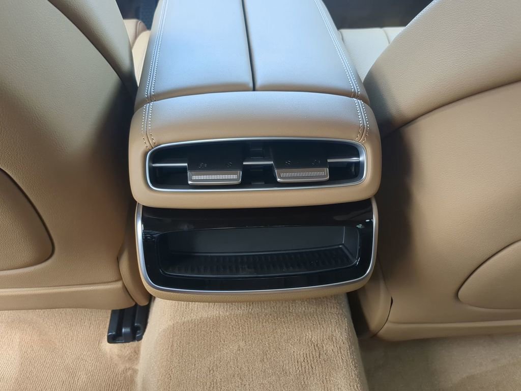 Used 2025 Genesis G80 2.5T image 13