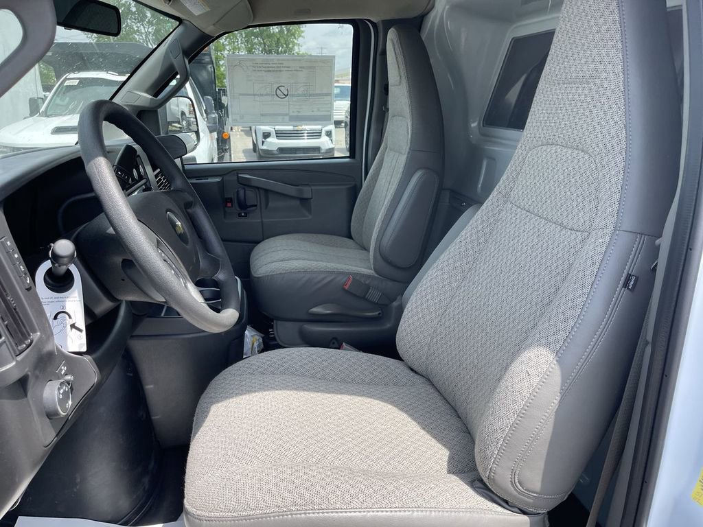 New 2025 Chevrolet Express 2500 w/ Driver Convenience Package image 7