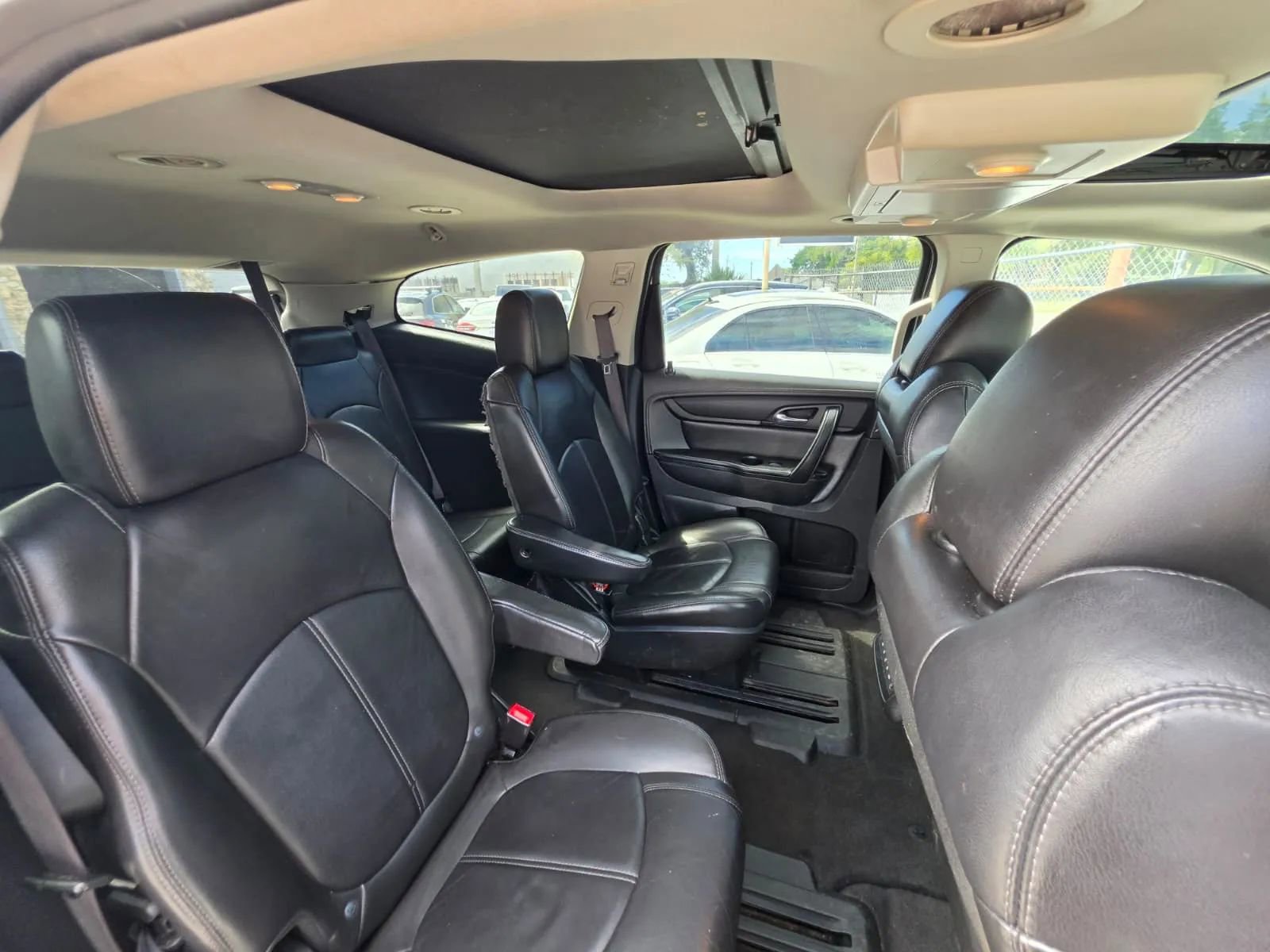 Used 2015 Chevrolet Traverse LT image 16