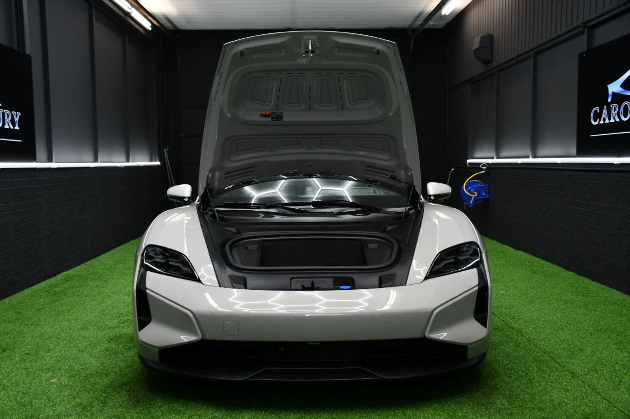 Used 2025 Porsche Taycan Turbo image 17