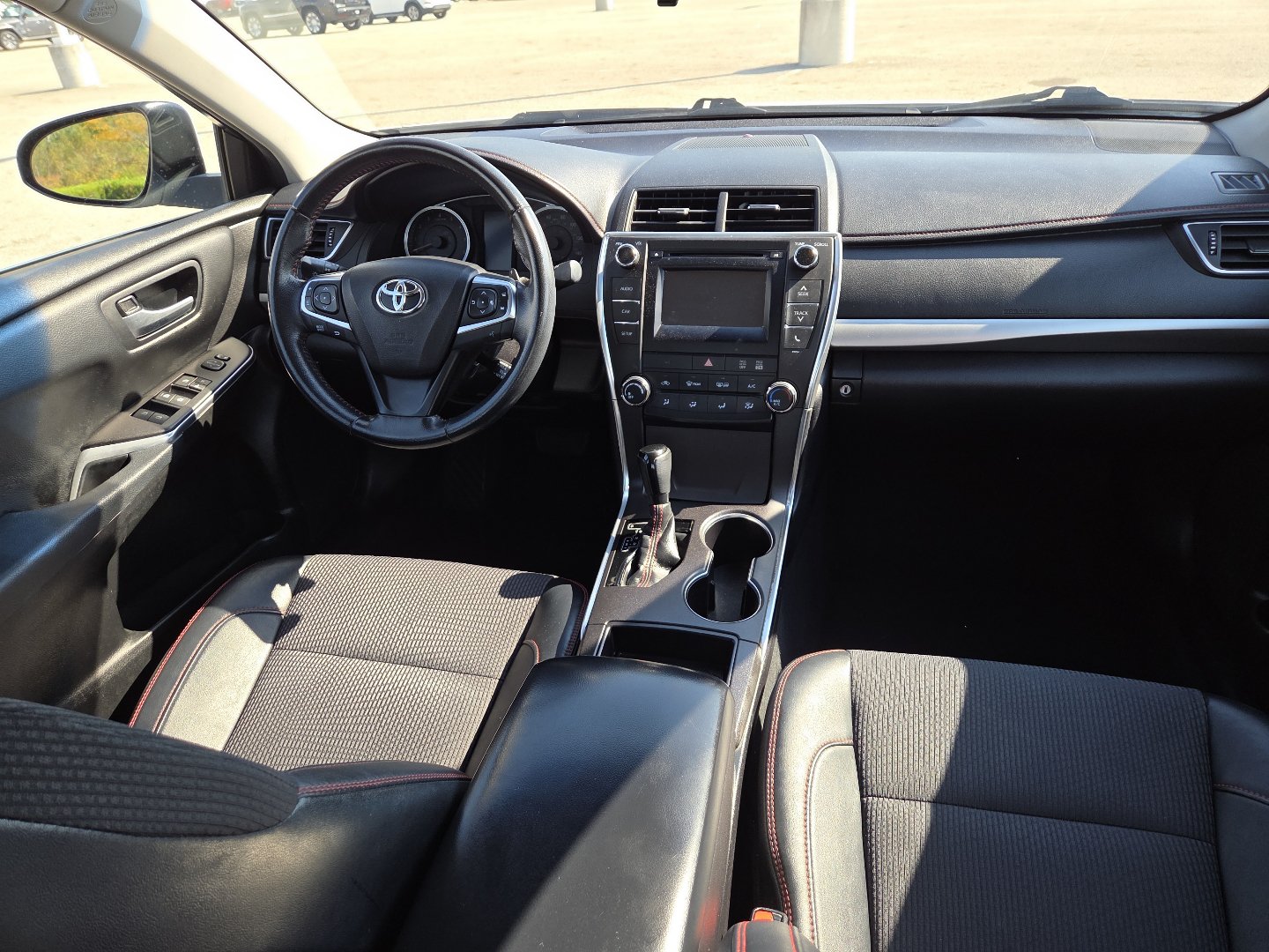 Used 2016 Toyota Camry SE FWD image 19