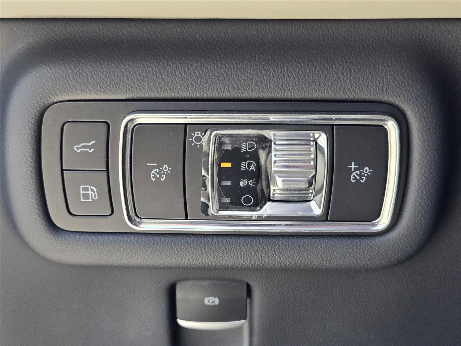 Used 2024 Lincoln Nautilus Premier AWD/4WD image 20