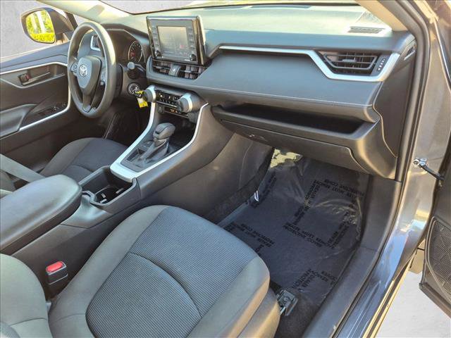 Used 2022 Toyota RAV4 LE FWD image 20