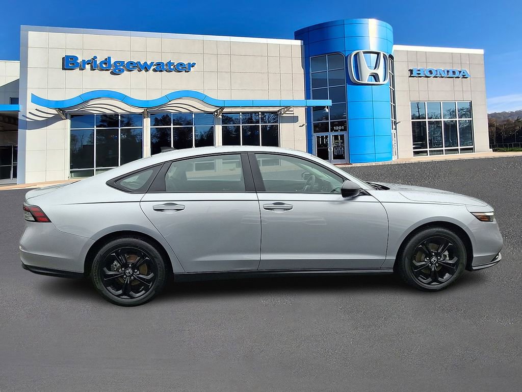 Used 2025 Honda Accord SE image 7