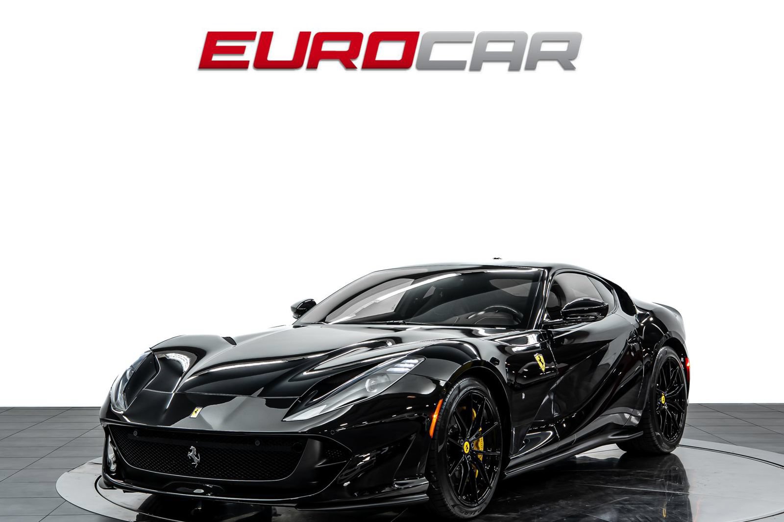 Used 2020 Ferrari 812 Superfast RWD image 1