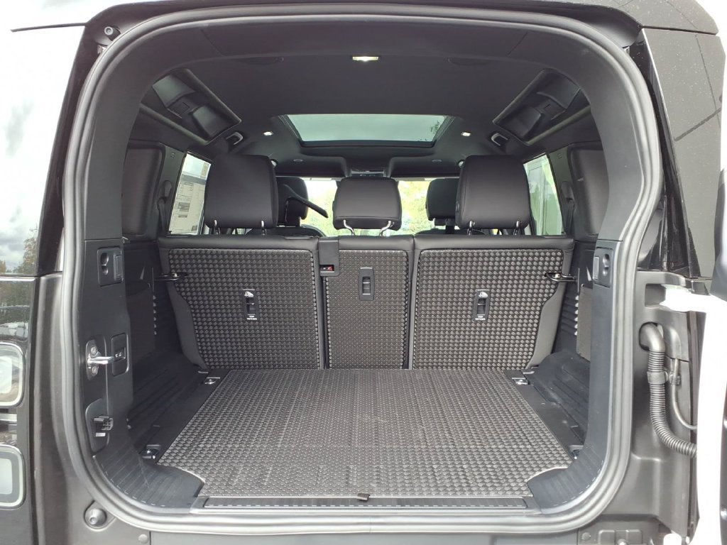 New 2026 Land Rover Defender 110 X-Dynamic SE AWD/4WD image 26