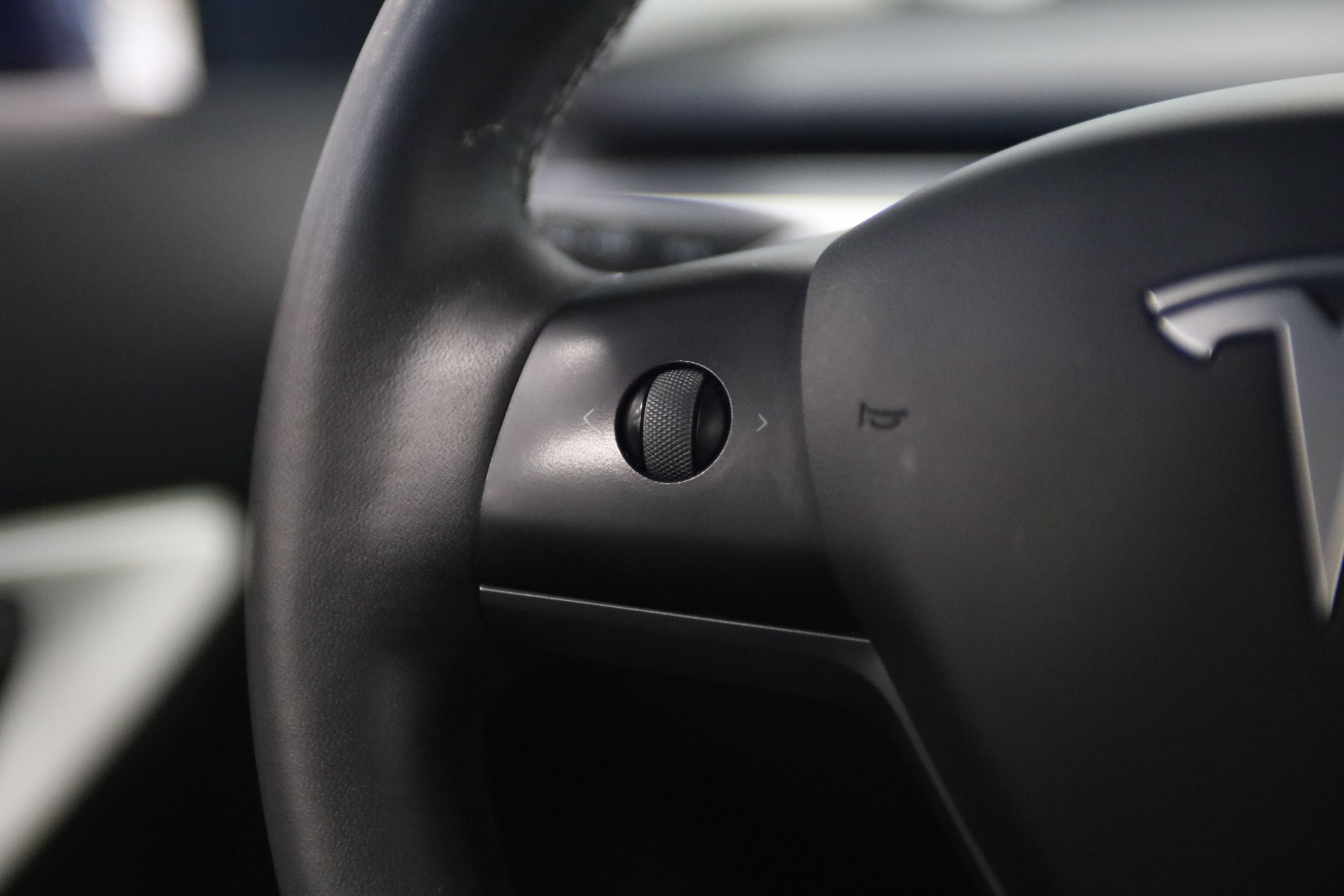 Used 2021 Tesla Model Y Long Range AWD/4WD image 21