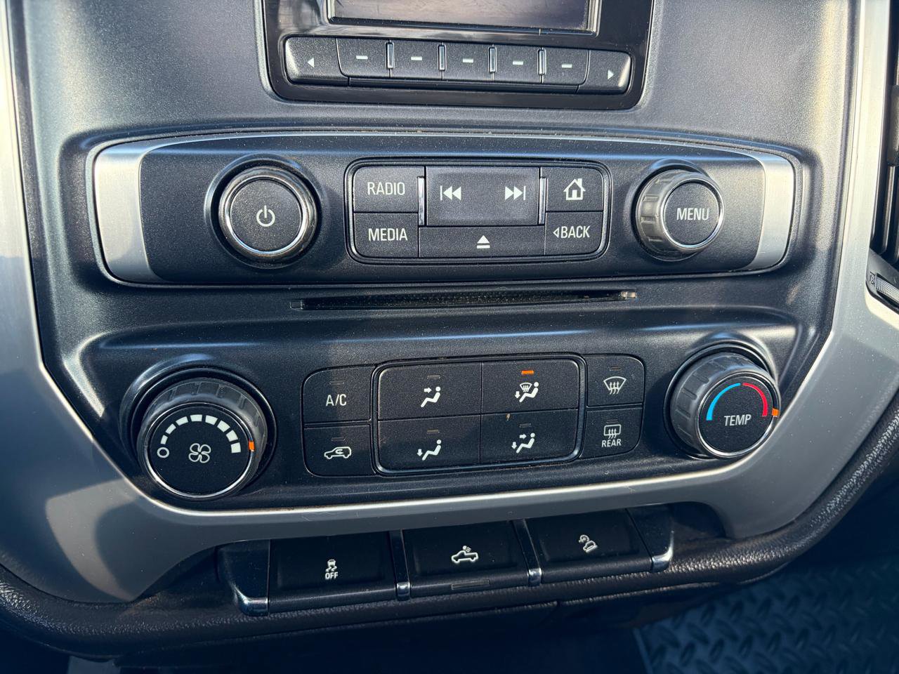 Used 2015 GMC Sierra 2500 SLE w/ SLE Preferred Package image 27