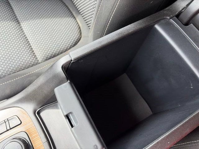 Used 2023 GMC Acadia SLE w/ Infotainment Package AWD/4WD image 28