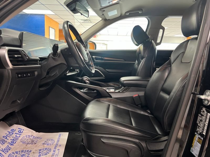 Certified 2024 Kia Telluride LX FWD image 18