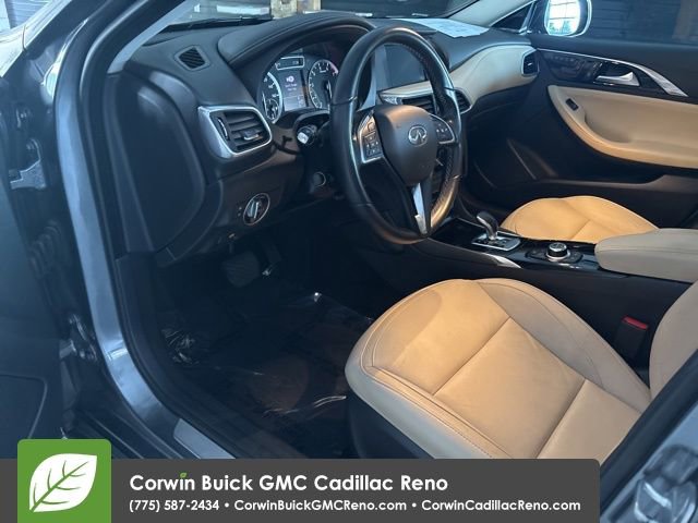 Used 2018 INFINITI QX30 Premium image 12