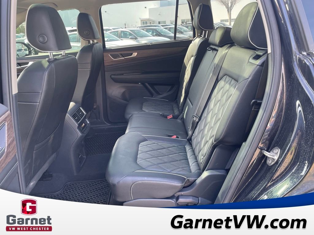 Used 2025 Volkswagen Atlas SEL Premium R-Line image 11