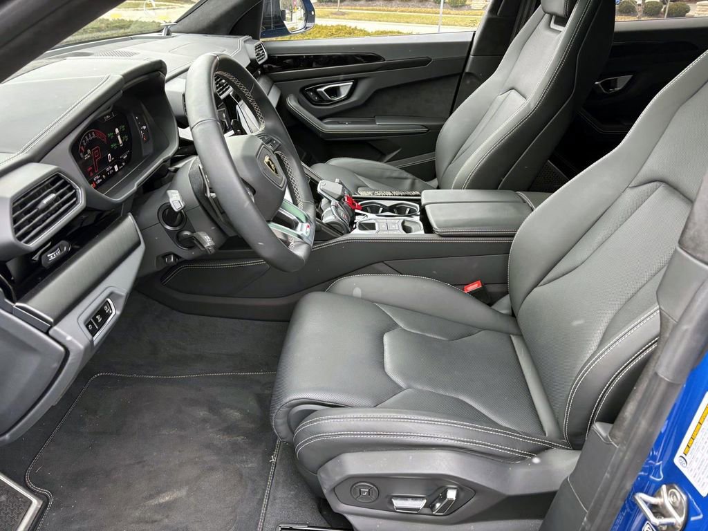 Used 2023 Lamborghini Urus S image 23