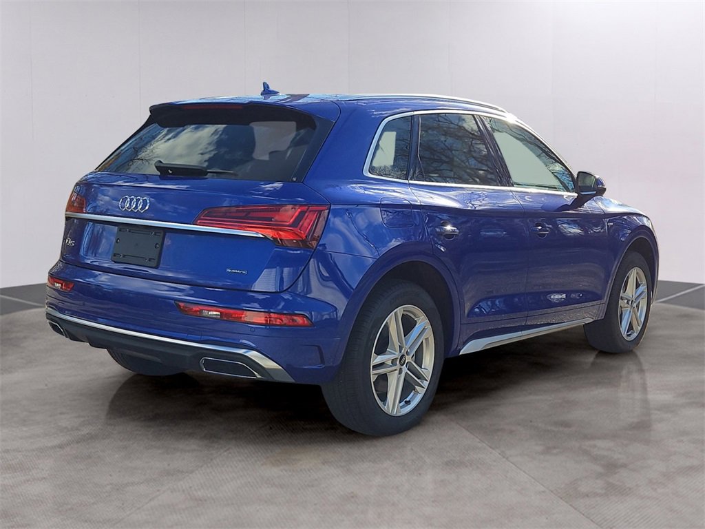 Used 2024 Audi Q5 e Premium w/ Convenience Package image 4
