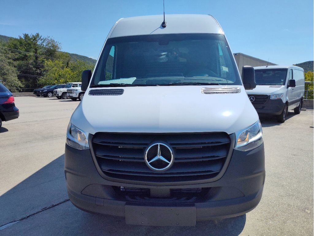 Used 2024 Mercedes-Benz Sprinter 2500 image 19