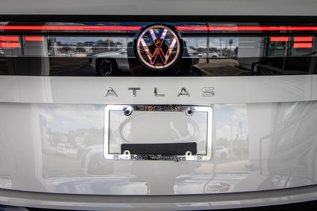 New 2027 Volkswagen Atlas SE FWD image 14