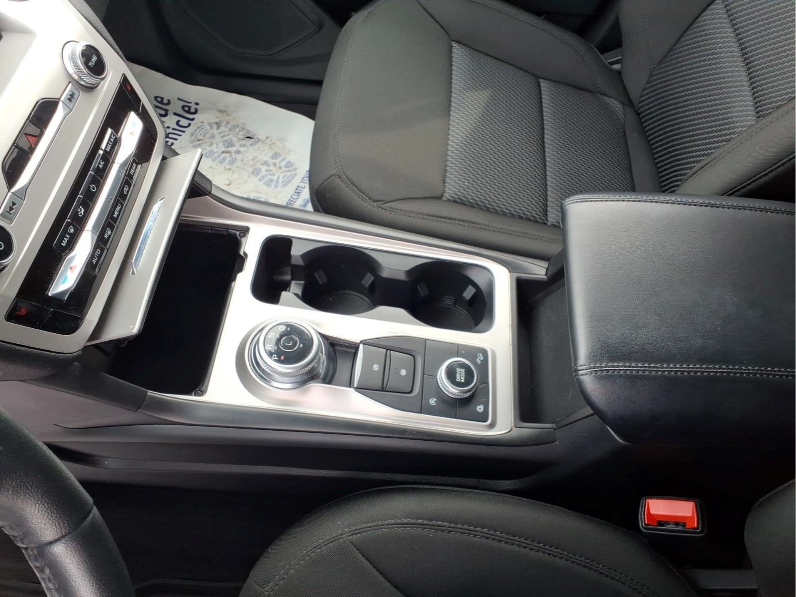 Used 2024 Ford Explorer XLT AWD/4WD image 14