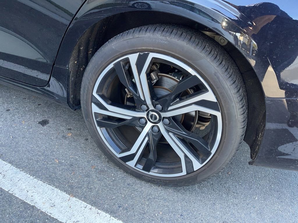 Used 2024 Volvo S60 B5 Plus image 4