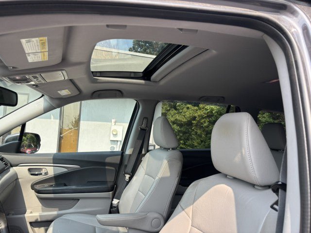 Used 2017 Honda Pilot EX-L image 11