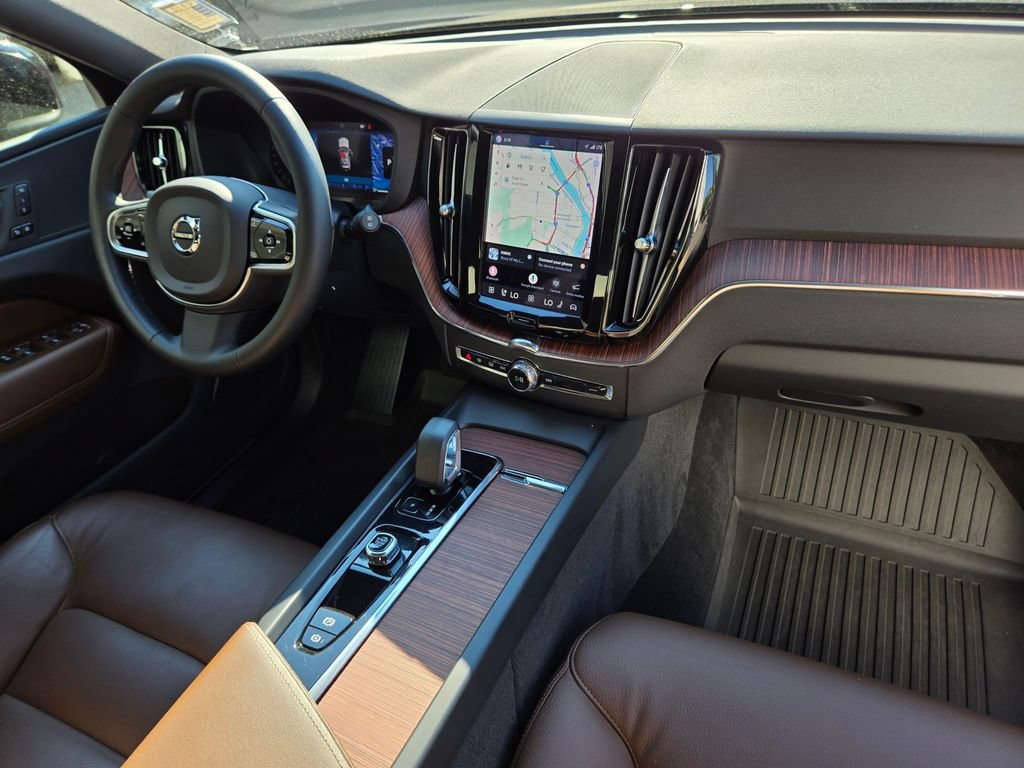 Certified 2023 Volvo XC60 B5 Plus w/ Climate Package AWD/4WD image 10