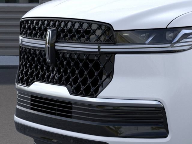 New 2026 Lincoln Navigator L Reserve w/ Jet Appearance Package AWD/4WD image 17