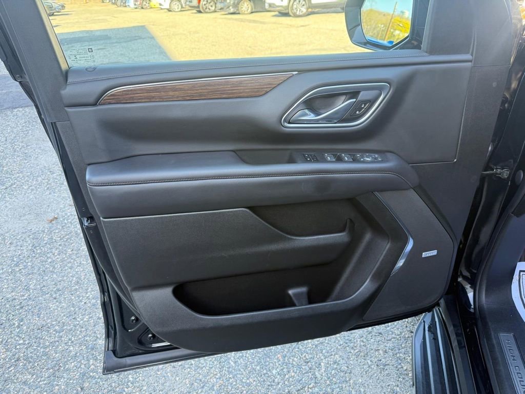 Used 2021 Chevrolet Suburban High Country AWD/4WD image 12