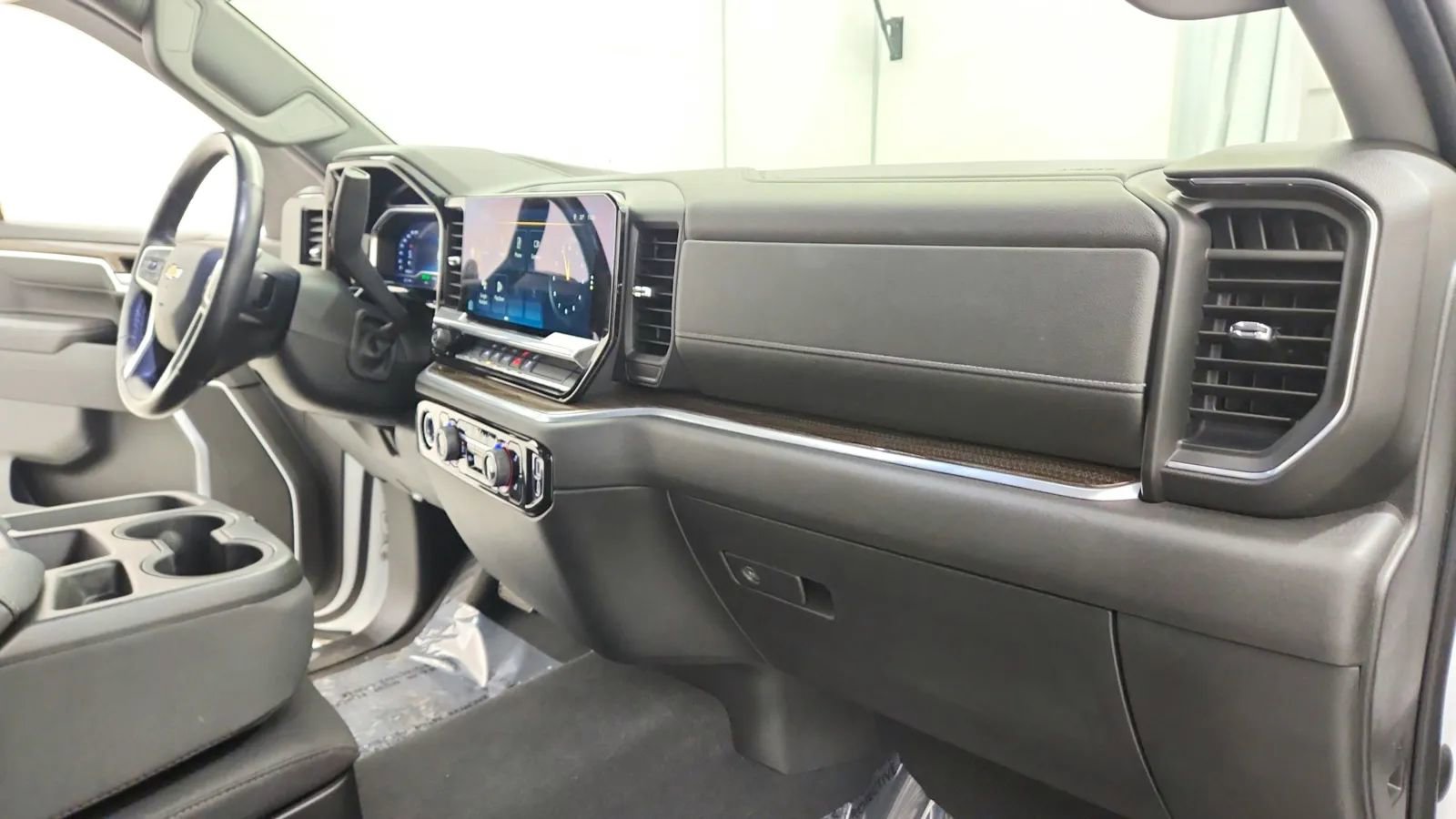 Used 2022 Chevrolet Silverado 1500 LT image 35