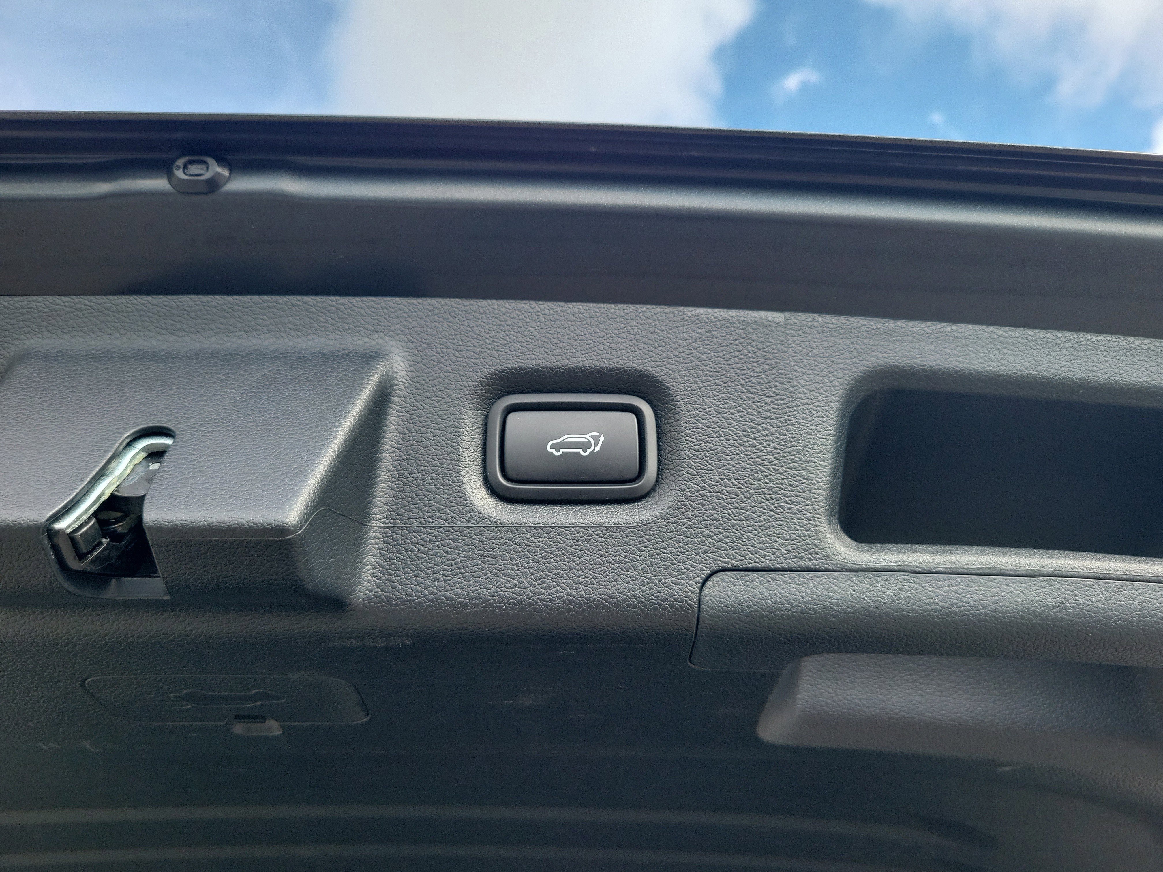 Used 2023 Hyundai Santa Fe Calligraphy image 6