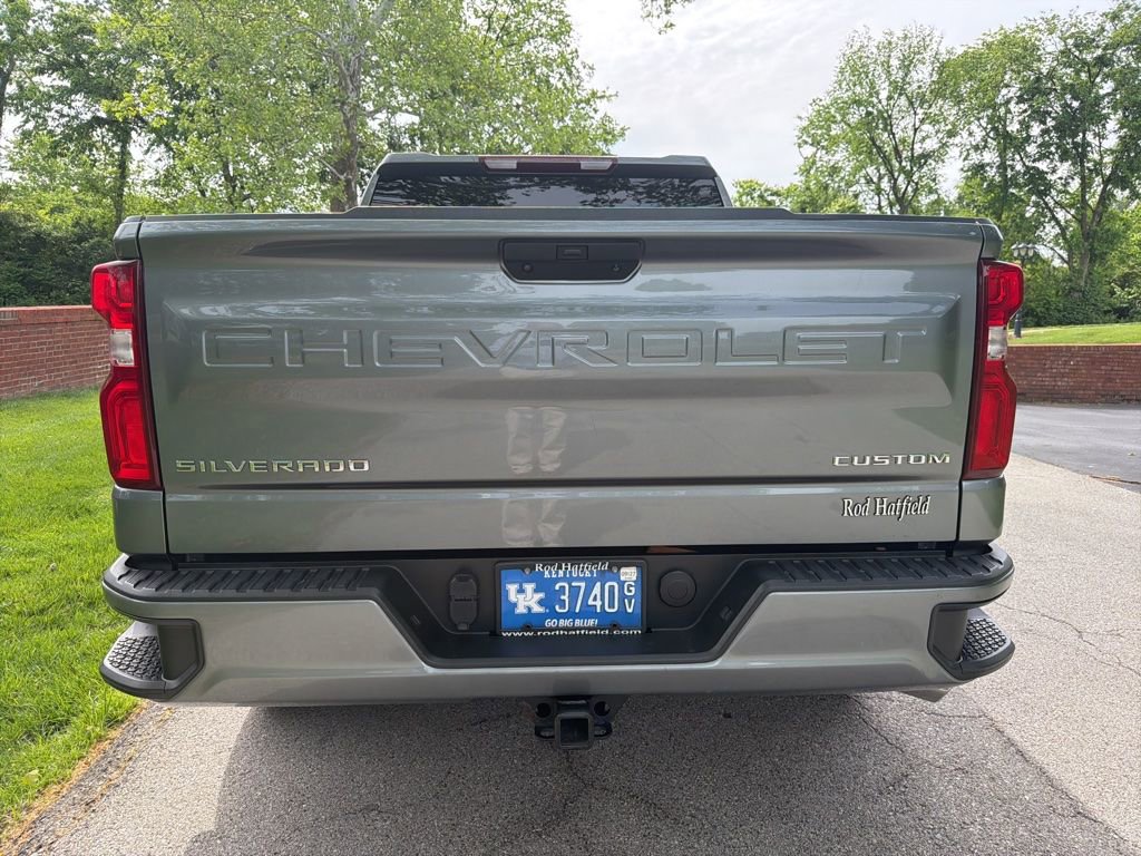 Used 2020 Chevrolet Silverado 1500 Custom w/ Custom Value Package AWD/4WD image 8