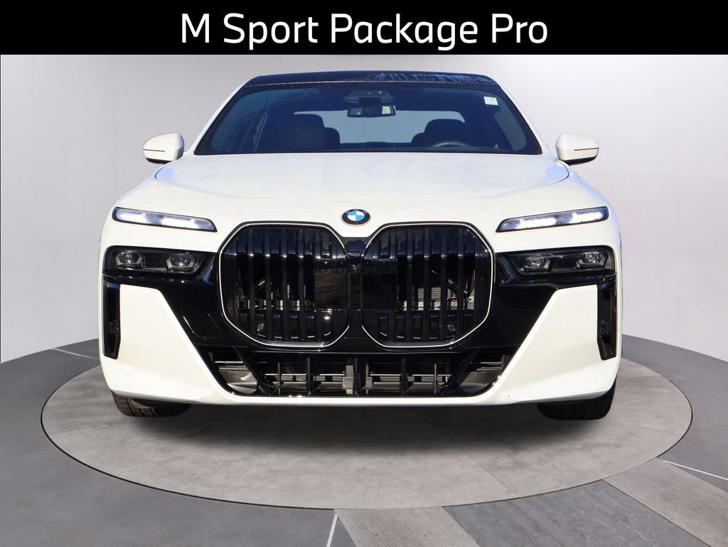 Certified 2025 BMW 760i xDrive image 5