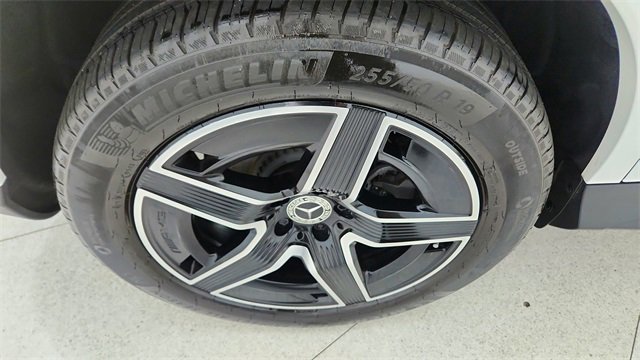 Used 2024 Mercedes-Benz GLC 300 4MATIC w/ AMG Line image 58