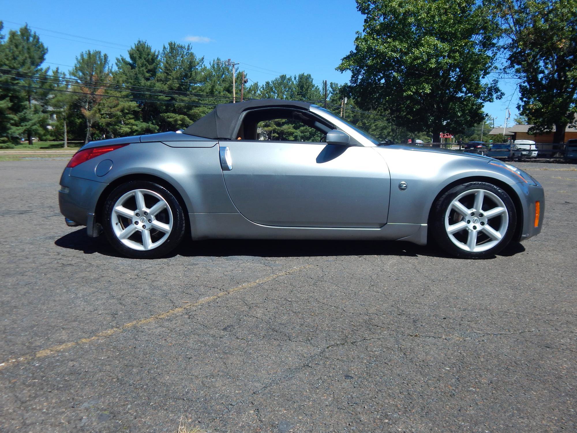 Used 2004 Nissan 350Z Touring image 8