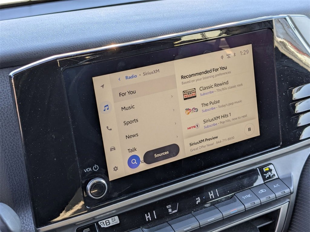 Used 2025 Toyota Camry SE image 22