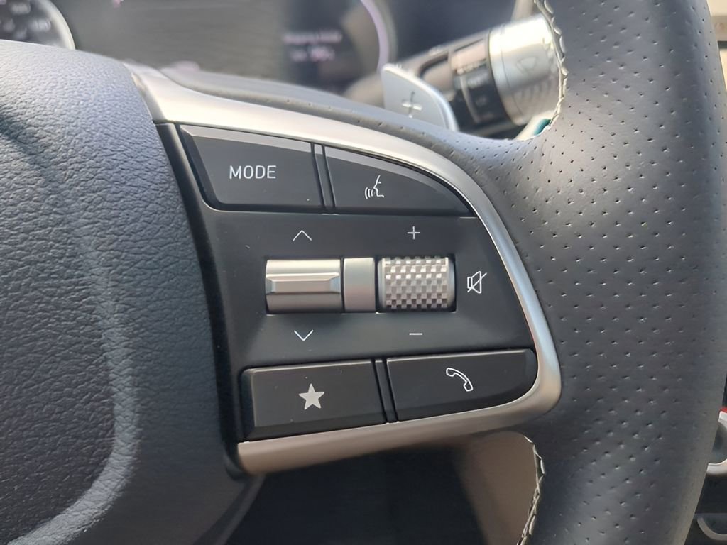 Used 2026 Genesis G70 2.5T image 22