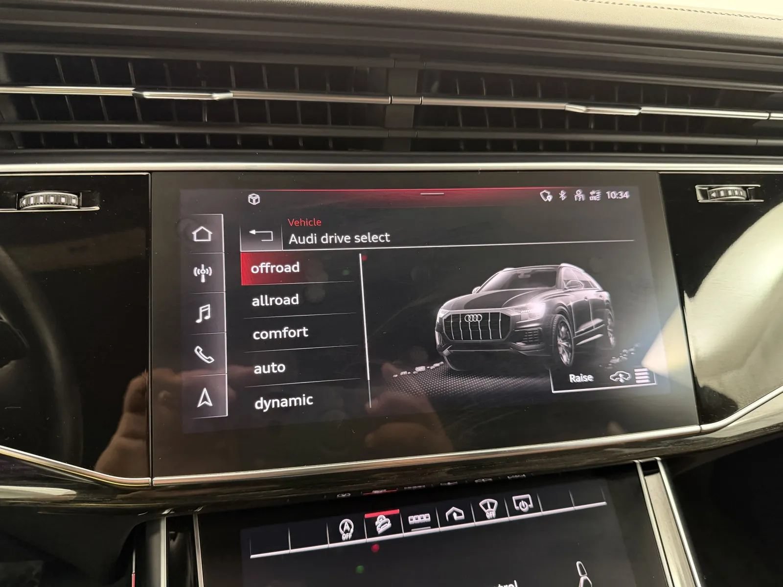 Used 2022 Audi Q8 Prestige AWD/4WD image 22