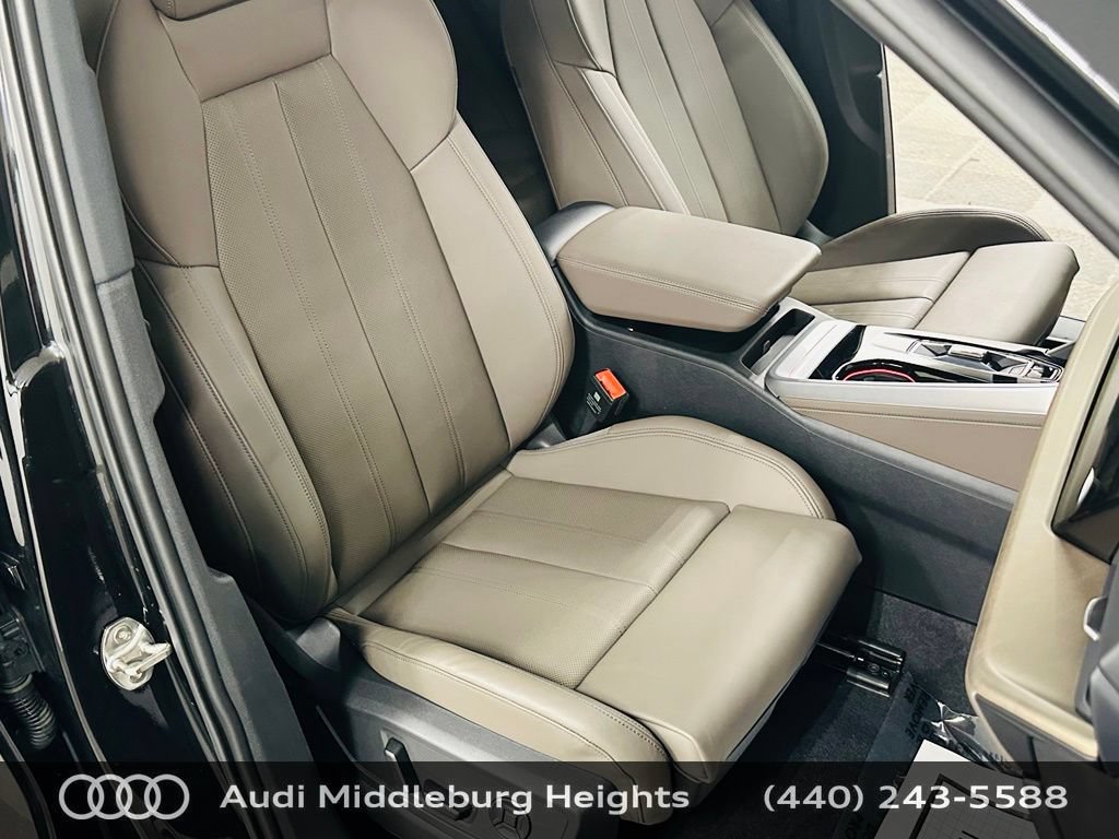 Certified 2025 Audi Q5 Premium Plus w/ Premium Plus AWD/4WD image 27