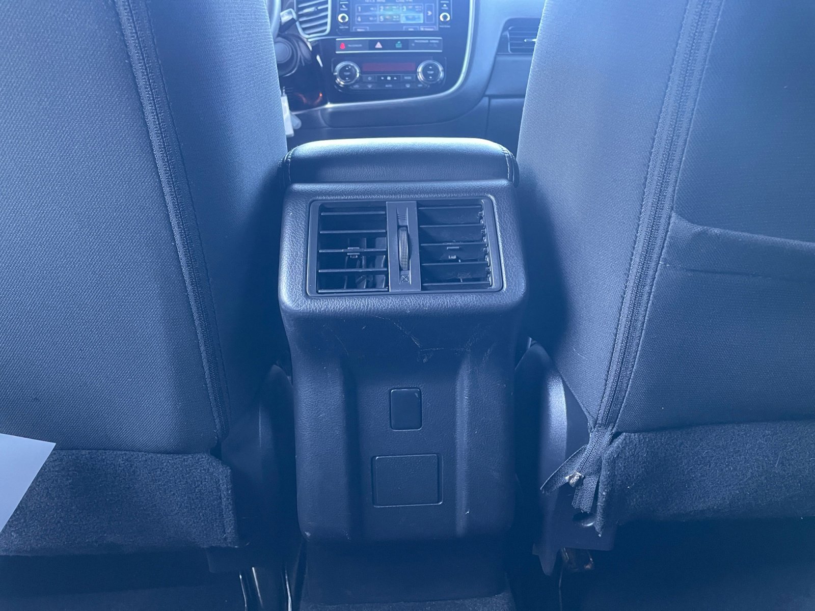 Used 2019 Mitsubishi Outlander ES image 32