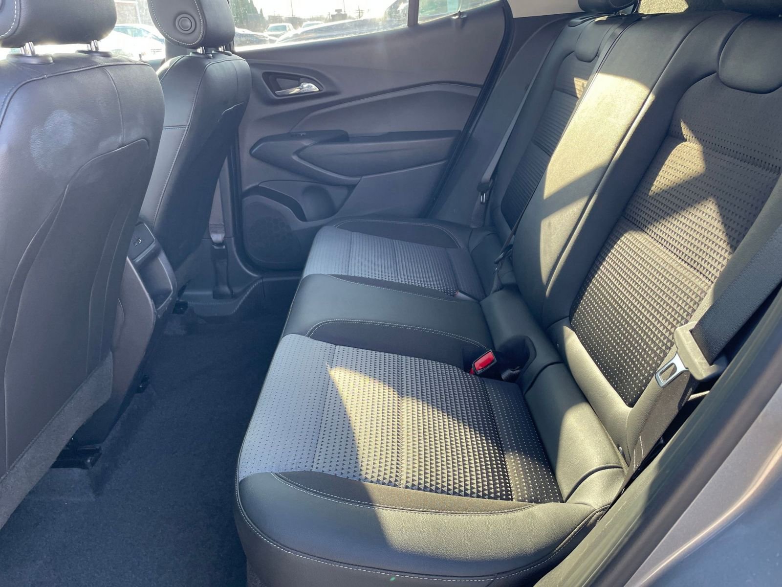 Used 2025 Chevrolet Trax LT image 24