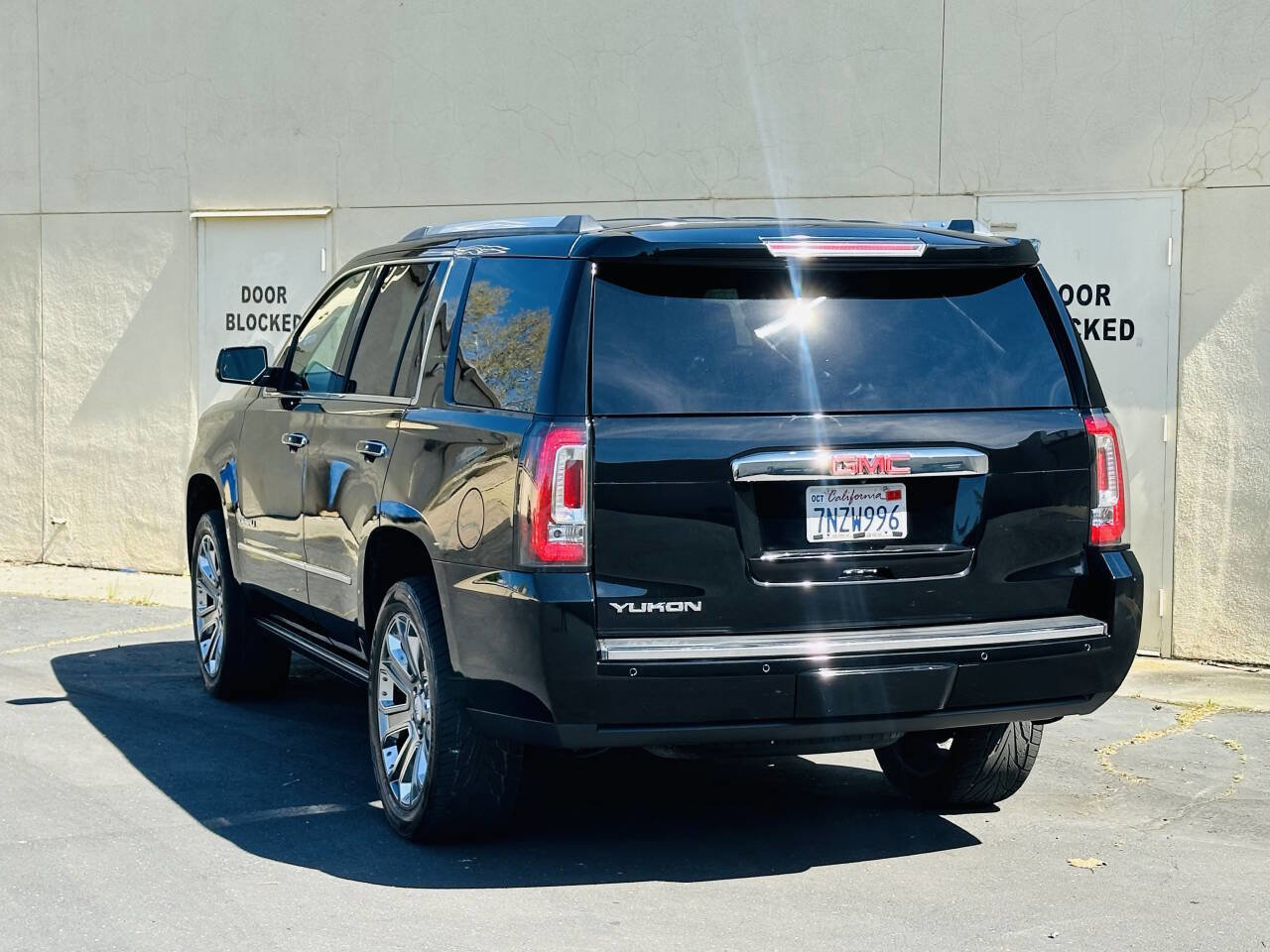 Used 2015 GMC Yukon Denali w/ Premium Package image 5
