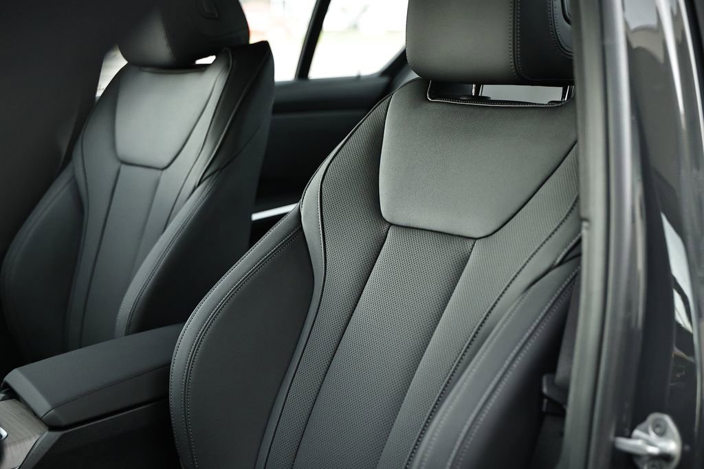 New 2026 BMW 330i Sedan w/ Premium Package image 22