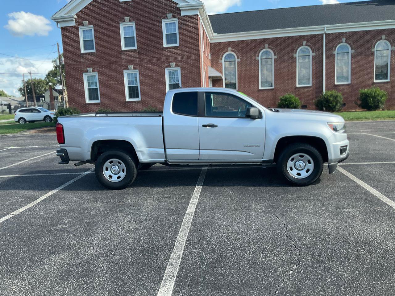 Used 2019 Chevrolet Colorado W/T RWD image 3