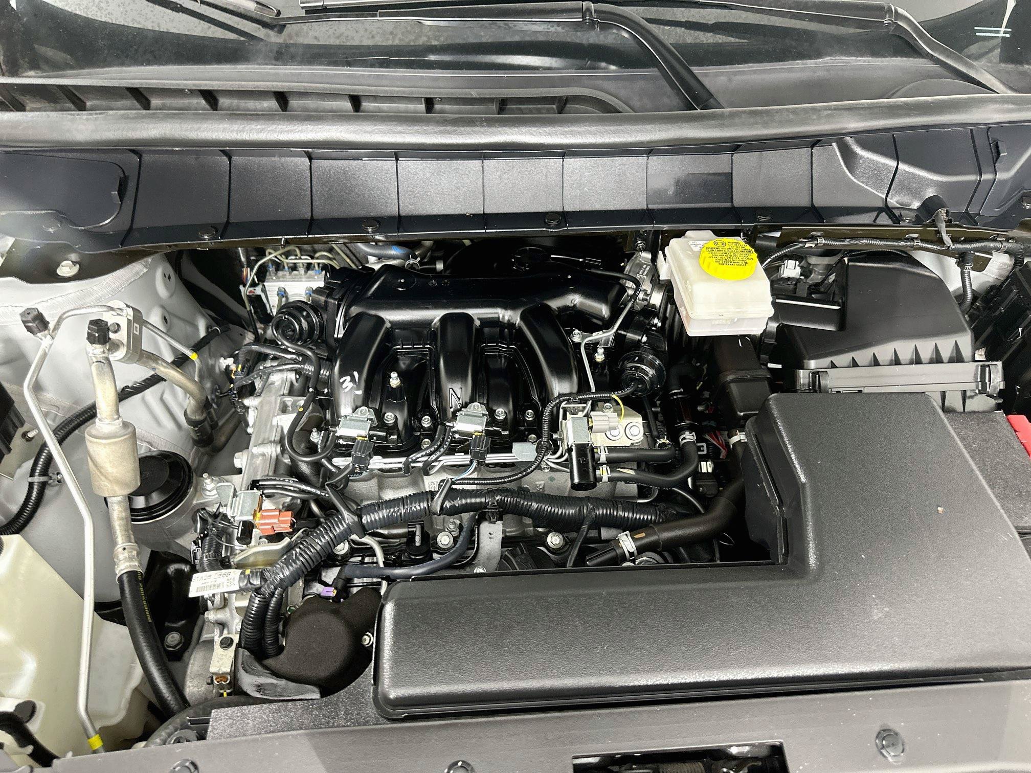 Used 2025 Nissan Pathfinder SV FWD image 34