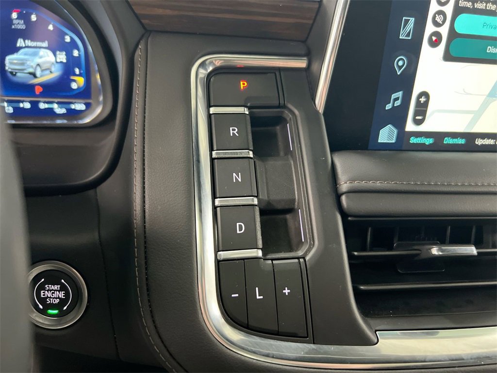 Used 2024 Chevrolet Suburban High Country w/ Advanced Technology Package image 17