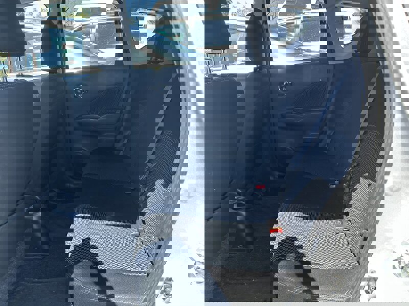 Used 2015 Nissan Versa Note SV image 17