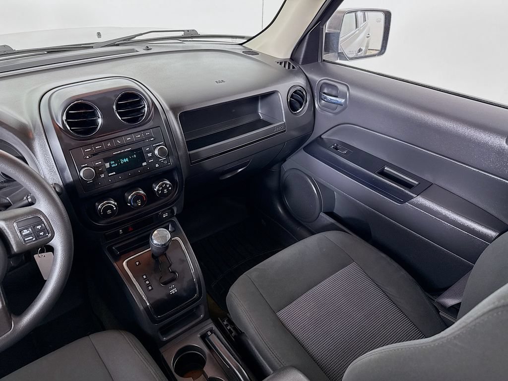 Used 2016 Jeep Patriot Sport w/ Power Value Group AWD/4WD image 22