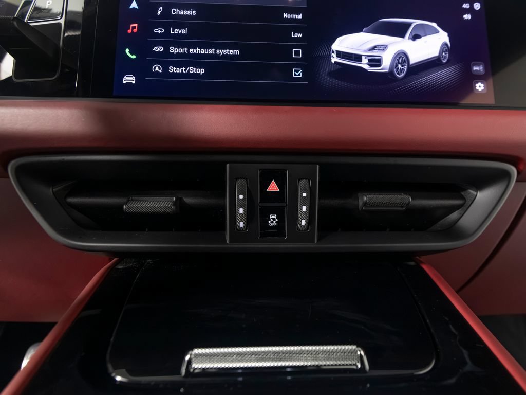 Certified 2024 Porsche Cayenne Turbo GT AWD/4WD image 31