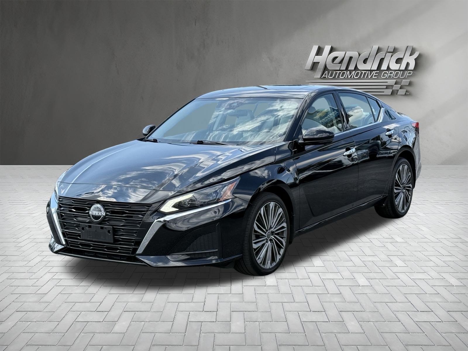 Used 2024 Nissan Altima 2.5 SL AWD/4WD image 5