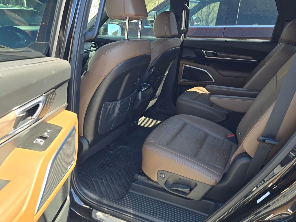 Used 2022 Kia Telluride SX w/ SX Prestige Package image 9
