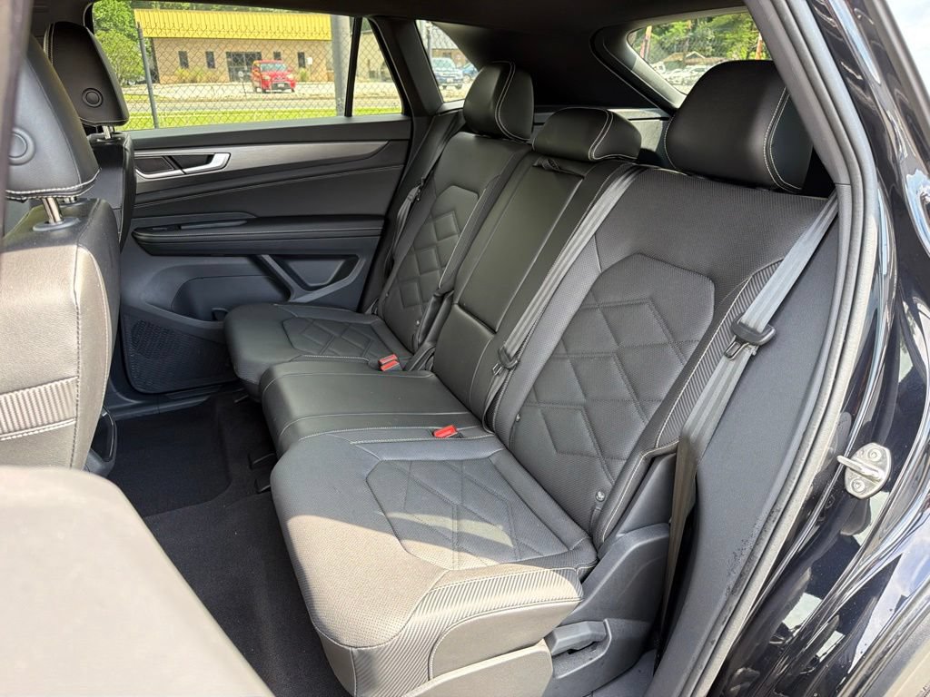 Used 2024 Volkswagen Atlas Cross Sport SE AWD/4WD image 18