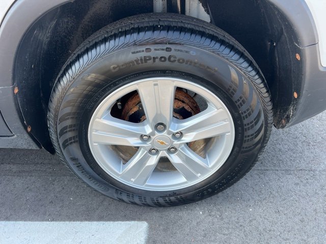 Used 2017 Chevrolet Trax LT w/ LT Convenience Package image 9